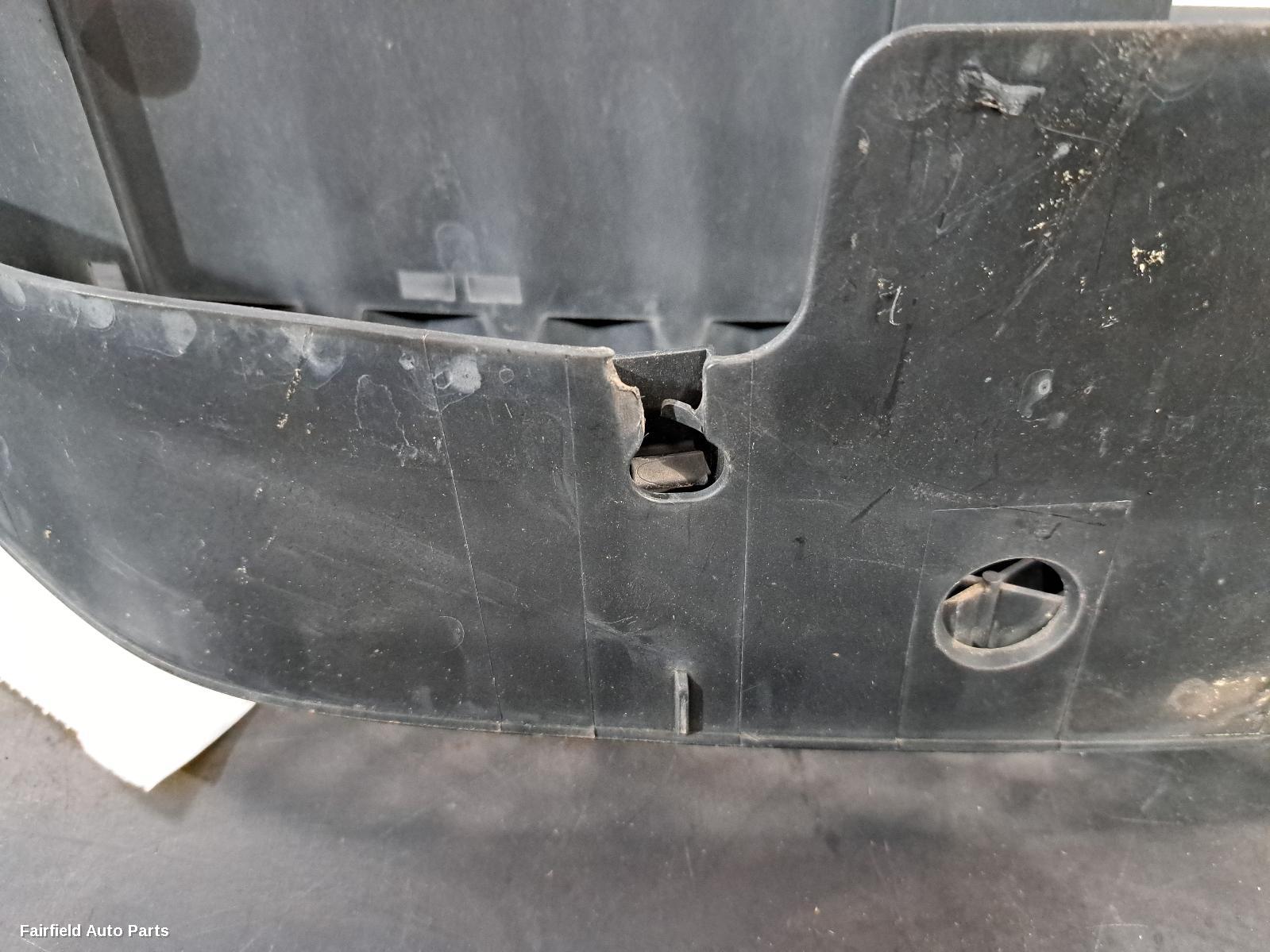 2001-2003 Mazda 323 Grille