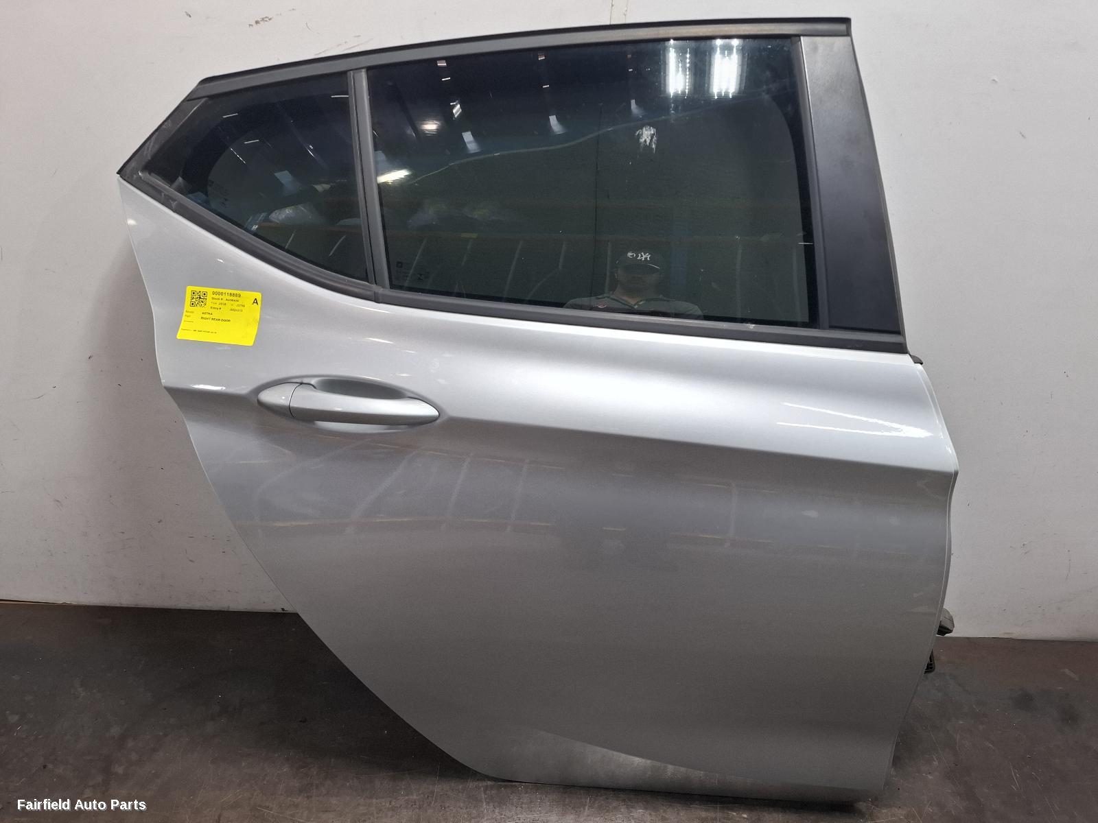 2016-2020 Holden Astra Right Rear Door Sliding