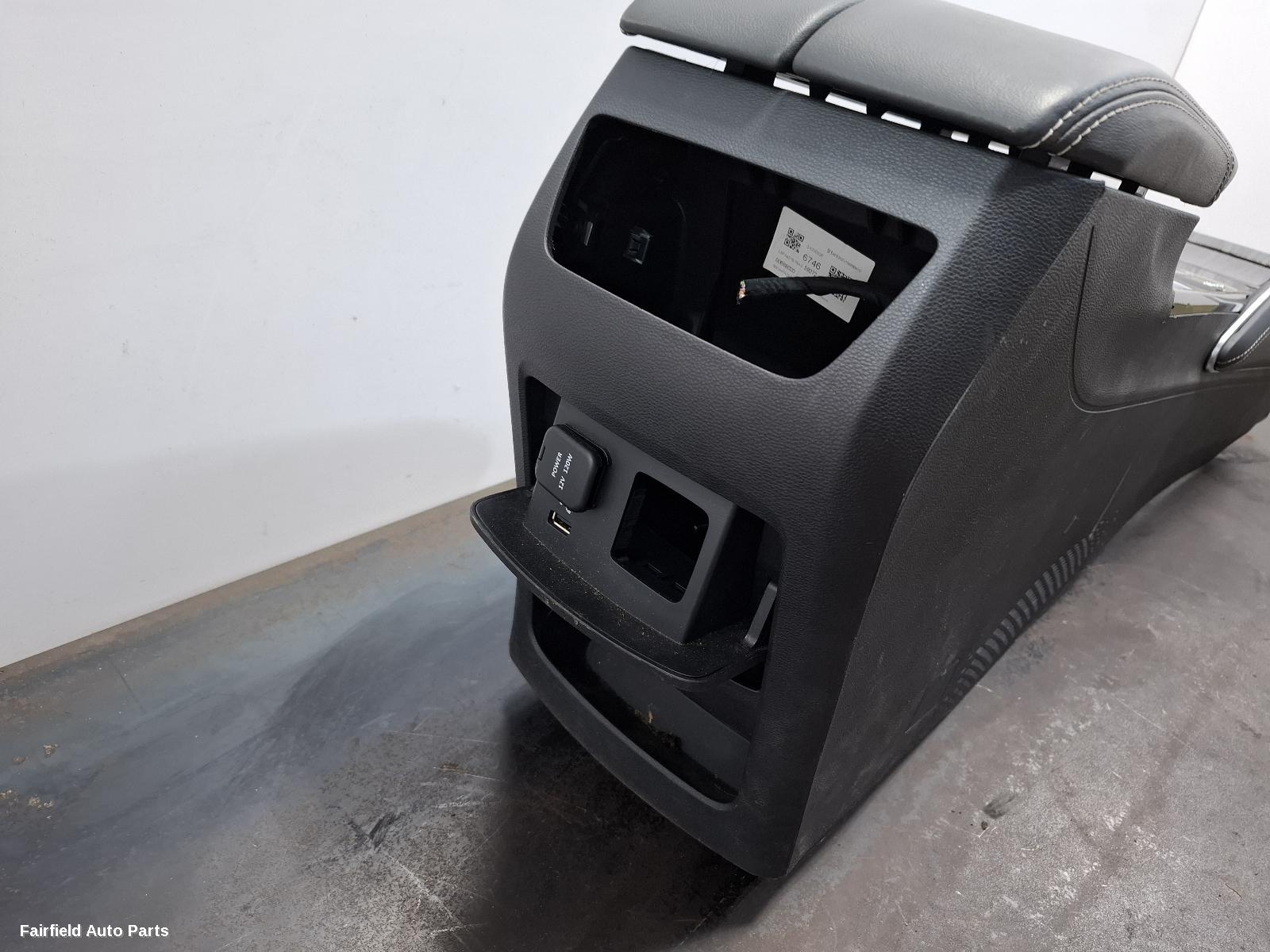 2017-2025 Ldv D90 Console