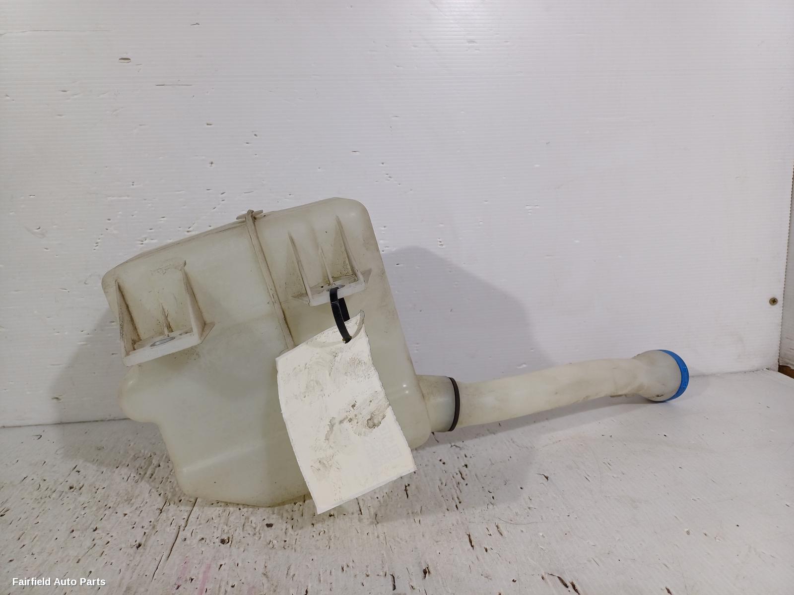 2020-2026 Ldv Deliver 9 Washer Bottle