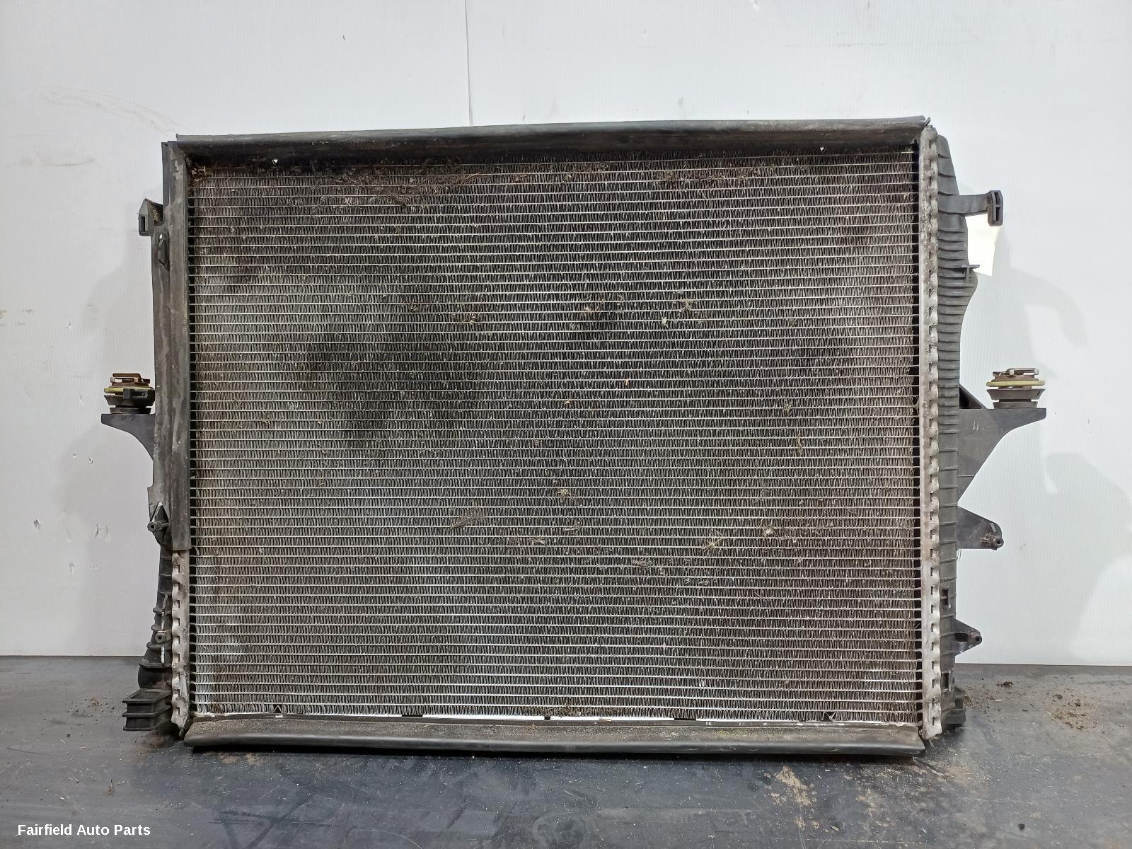 2006-2015 Audi Q7 Radiator