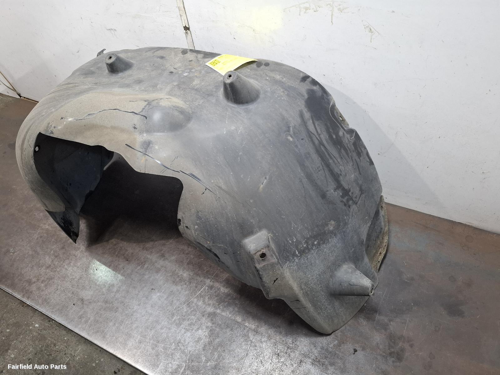 2010-2016 Volkswagen Amarok Right Guard Liner