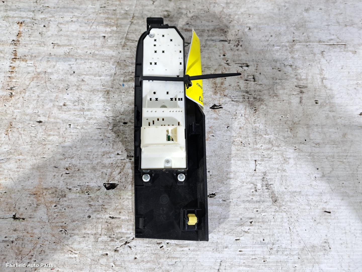 2012-2015 Toyota Corolla Pwr Dr Wind Switch