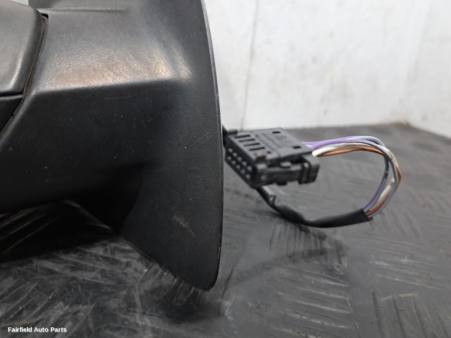 2013-2022 Volkswagen Amarok Right Door Mirror