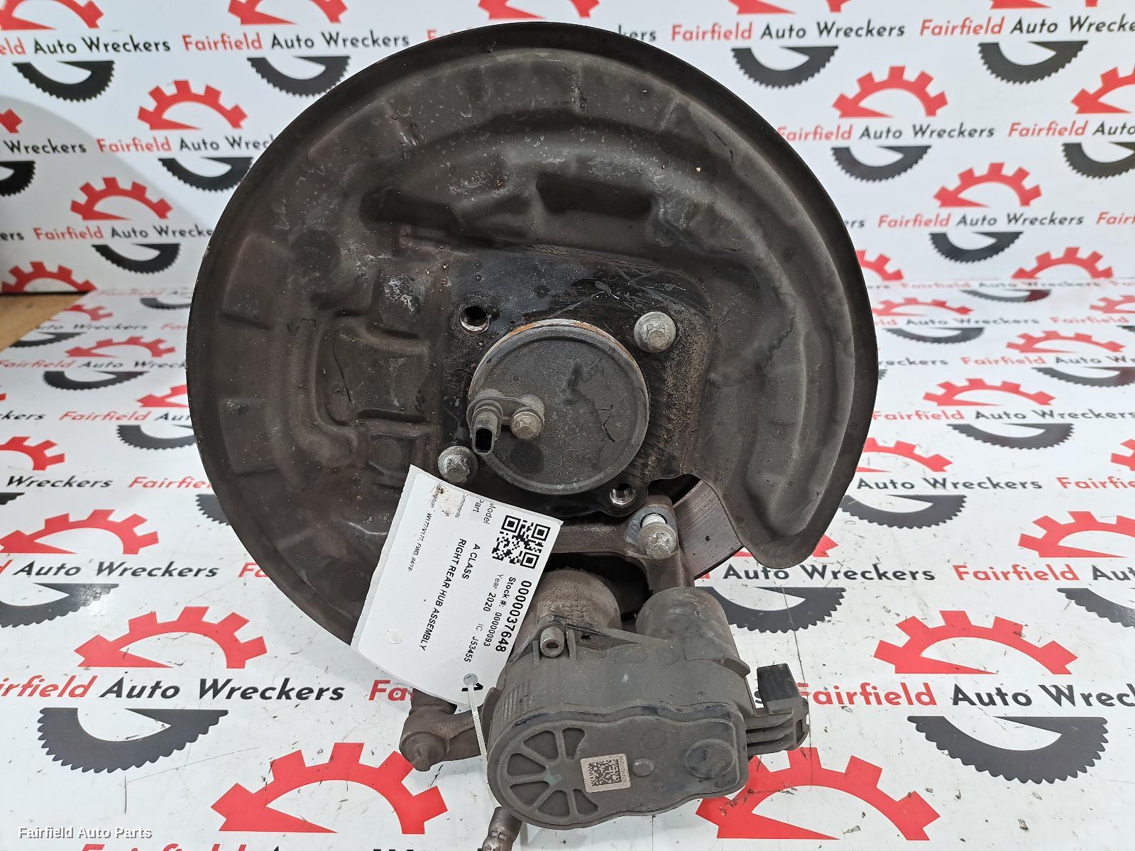 2018-2025 Mercedes A Class Right Rear Hub Assembly