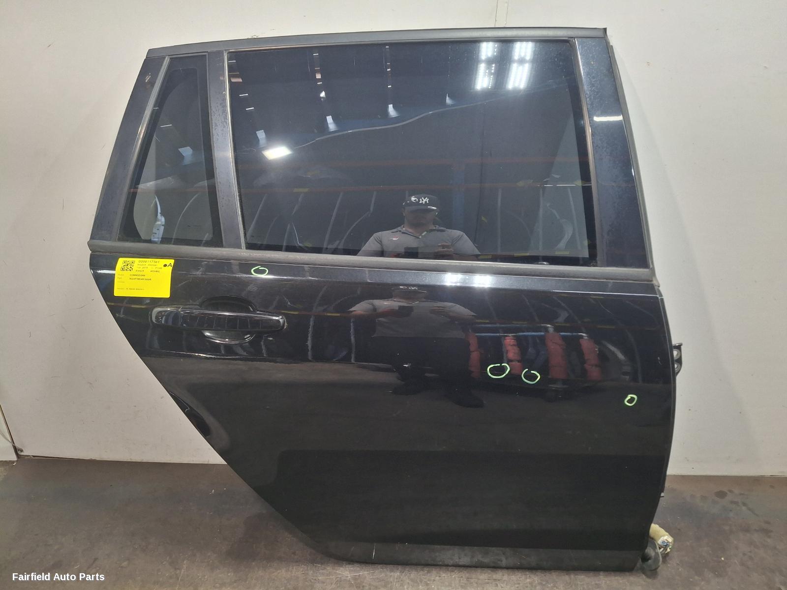 2006-2013 Holden Commodore Right Rear Door Sliding