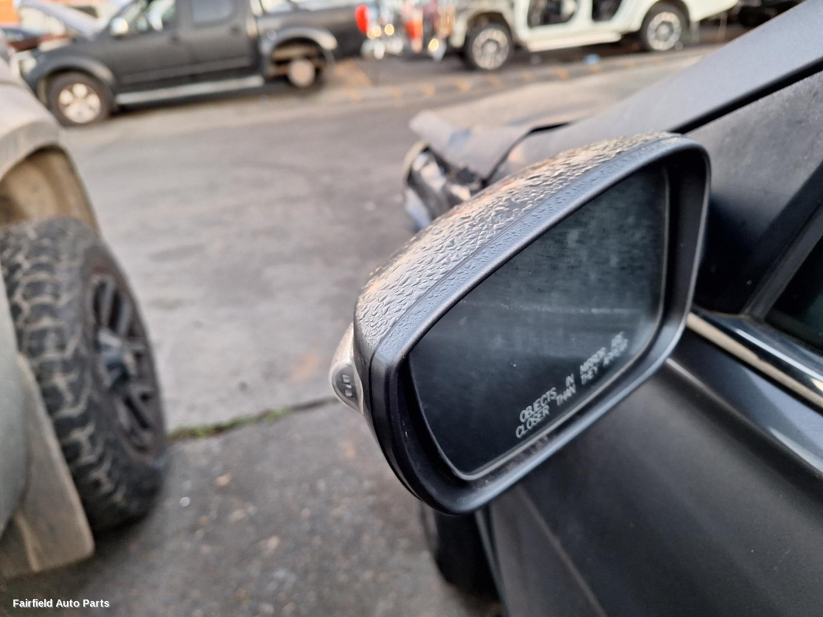 2010-2013 Hyundai I45 Rear Garnish