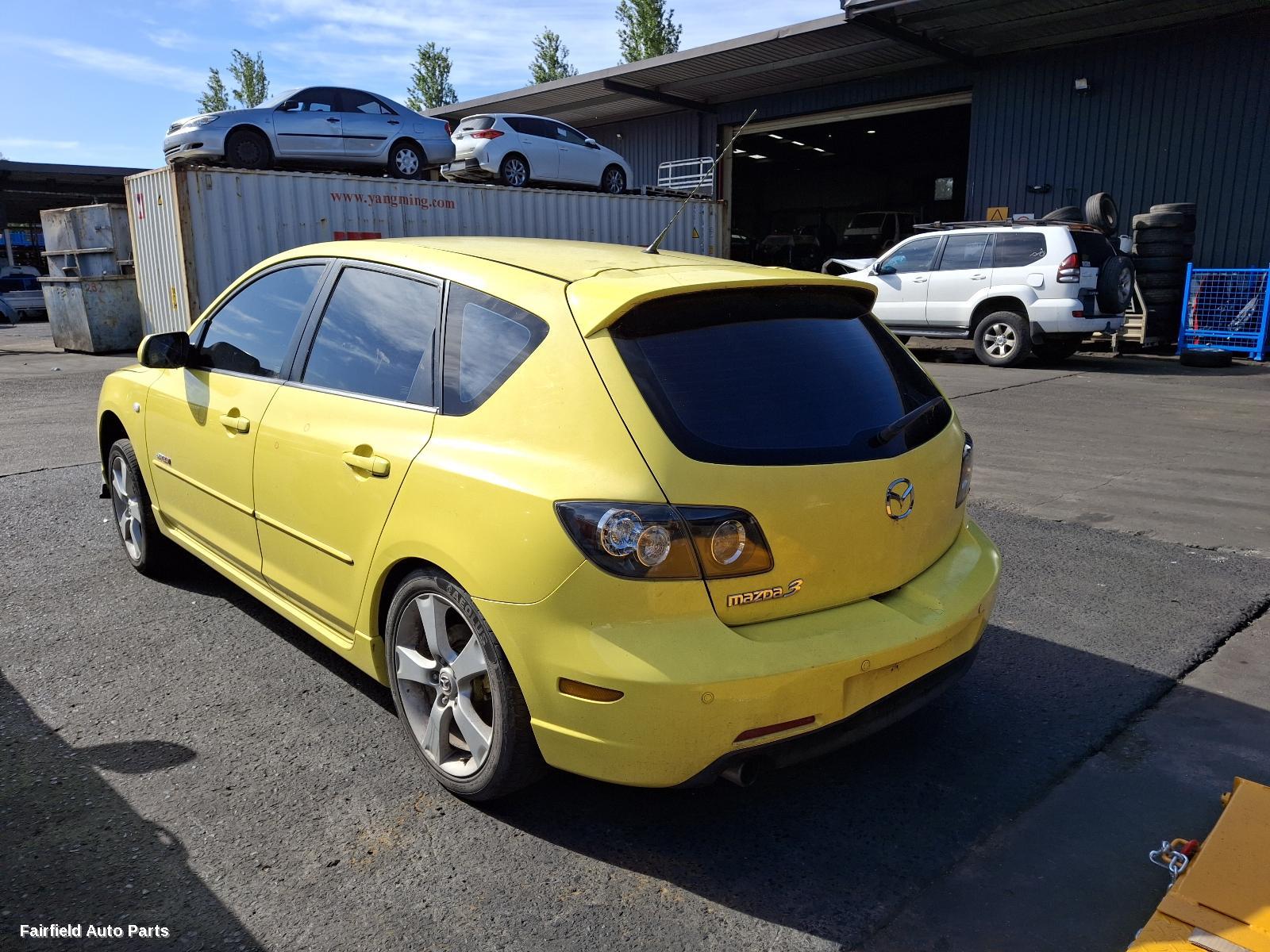 2003-2009 Mazda 3 Right Guard