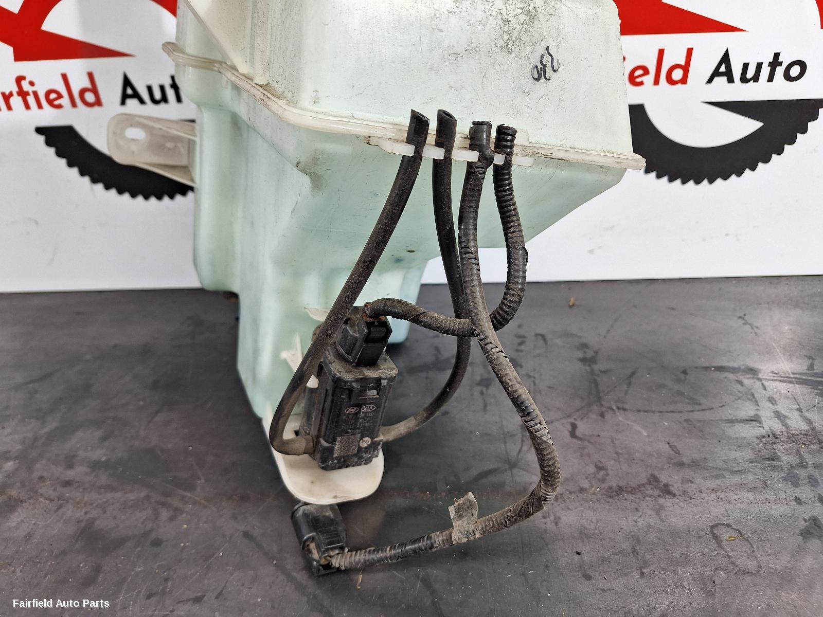 2015-2019 Hyundai I40 Washer Bottle