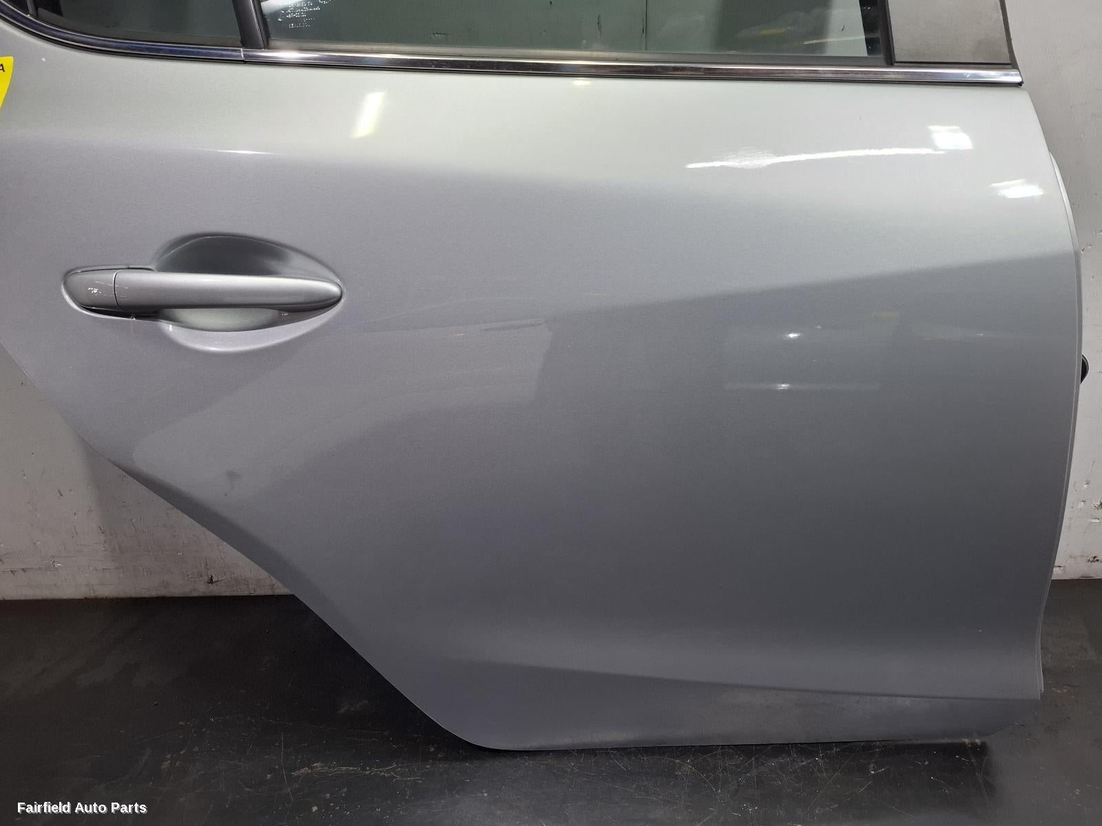 2013-2019 Mazda 3 Right Rear Door Sliding
