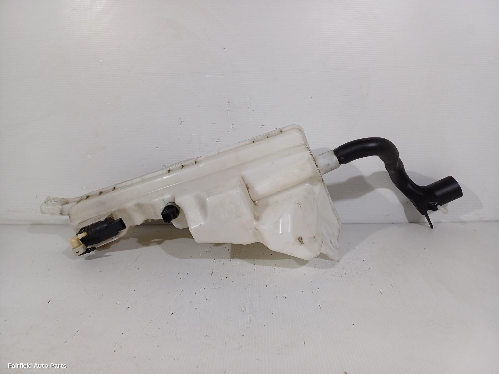2017-2021 Volvo Xc60 Washer Bottle