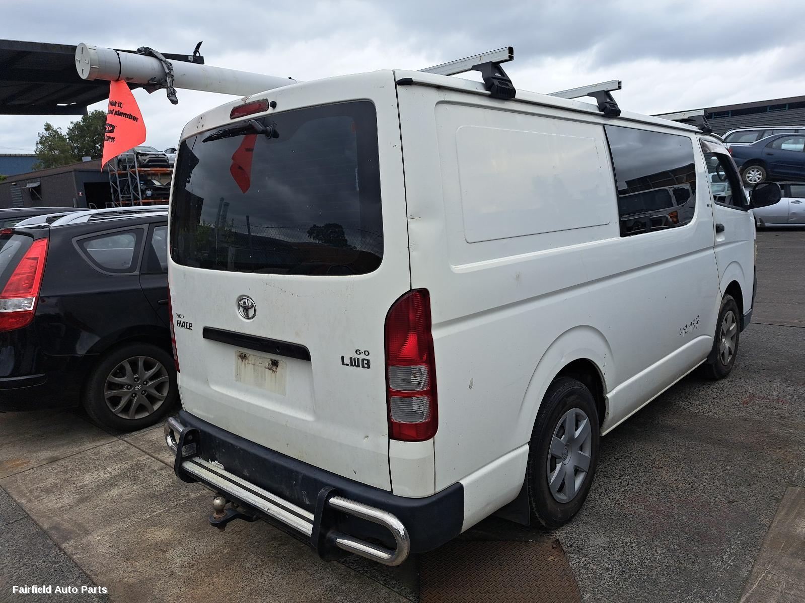 2007 Toyota Hiace Left Front Hub Assembly