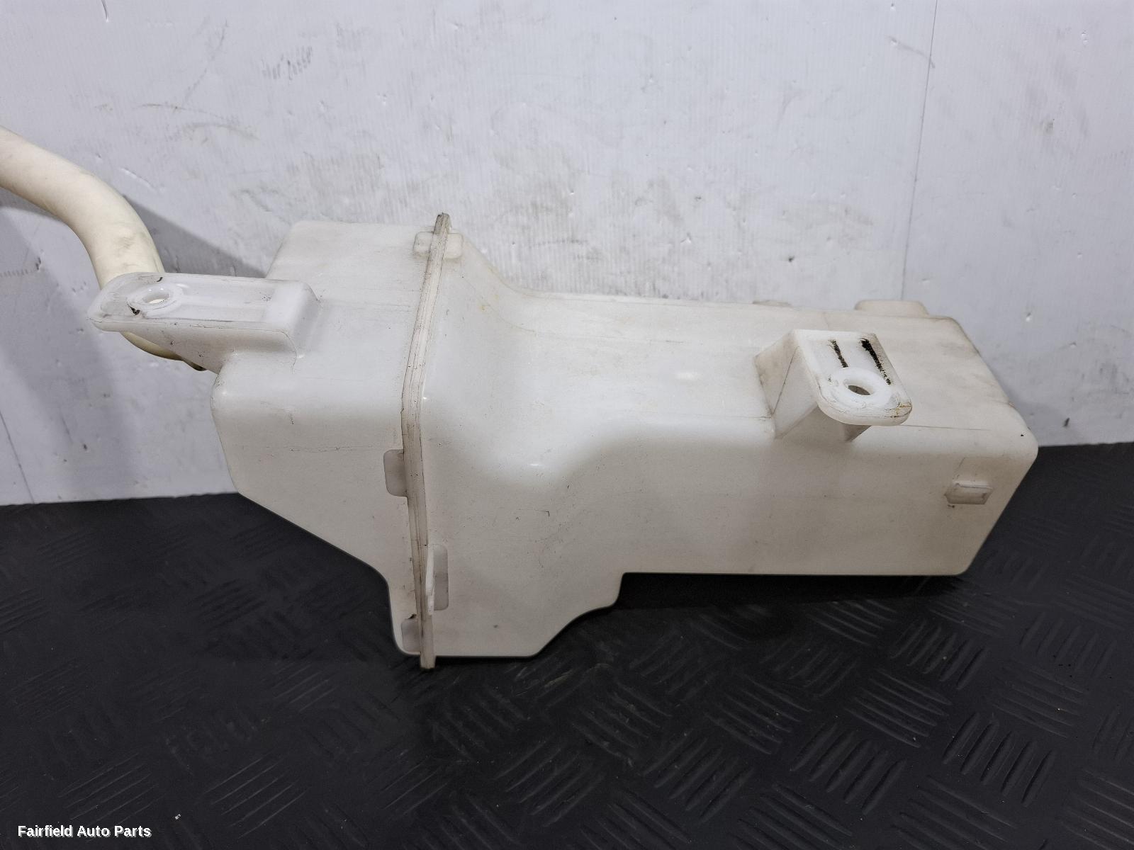 2015-2025 Ldv G10 Washer Bottle