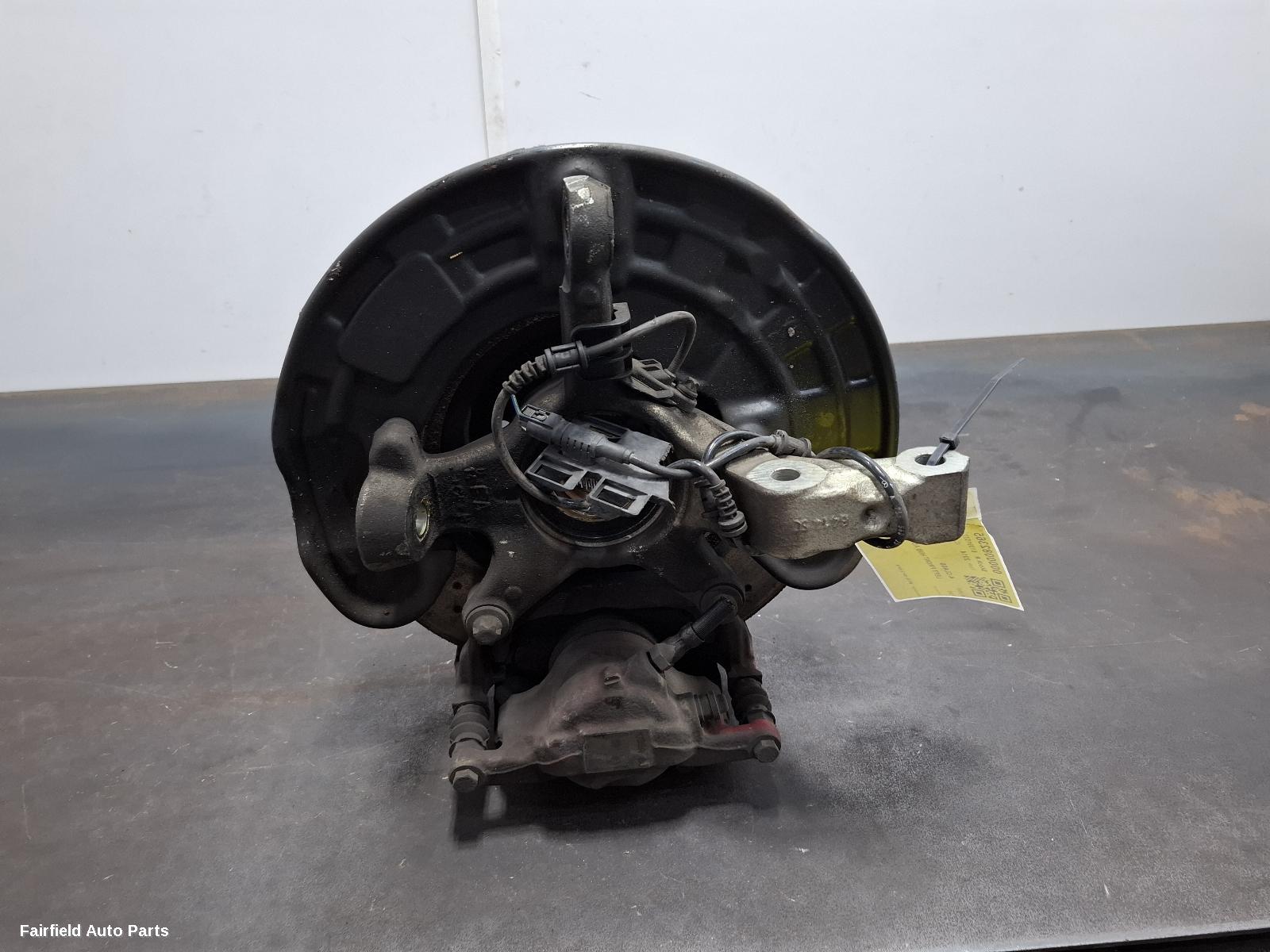 2014 Mercedes A Class Left Front Hub Assembly