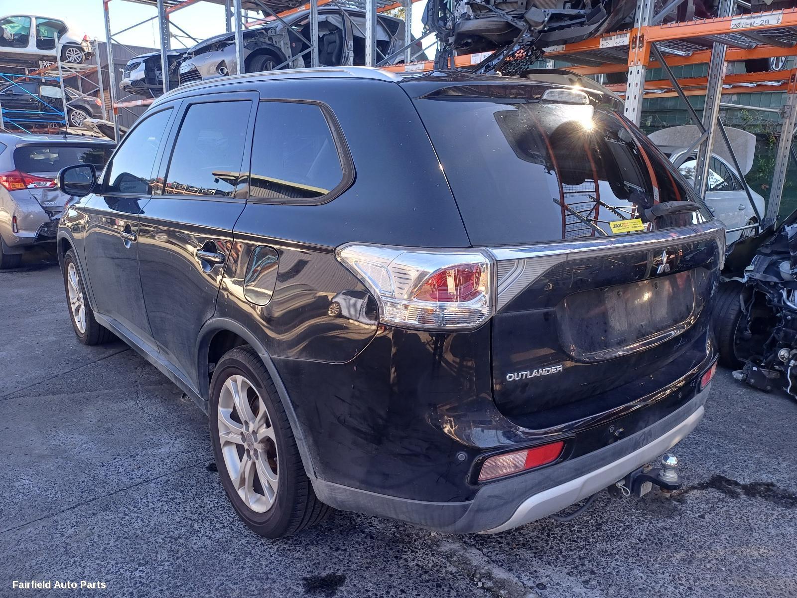 2012-2015 Mitsubishi Outlander Right Front Door