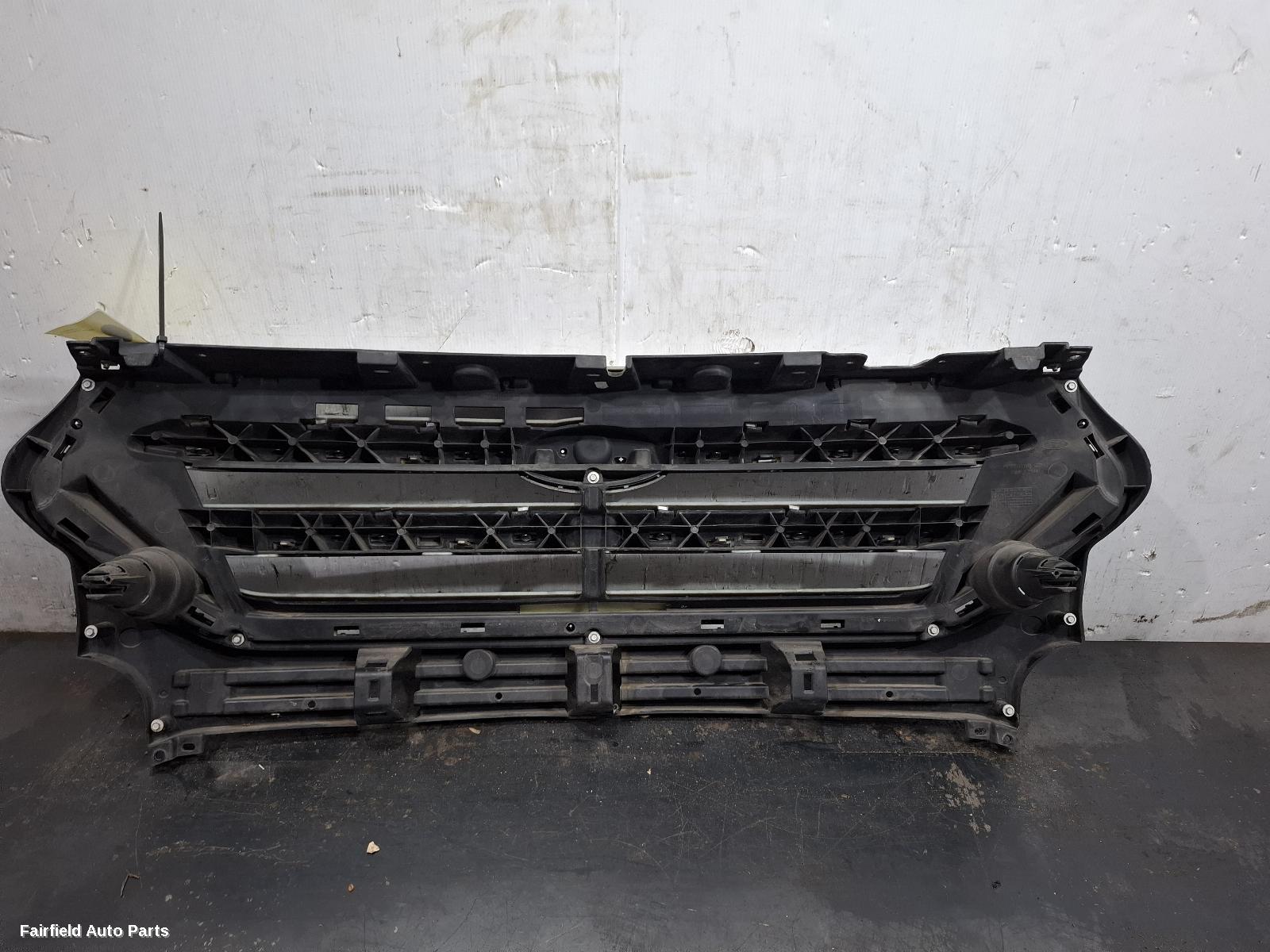 2016-2020 Ford Escape Grille