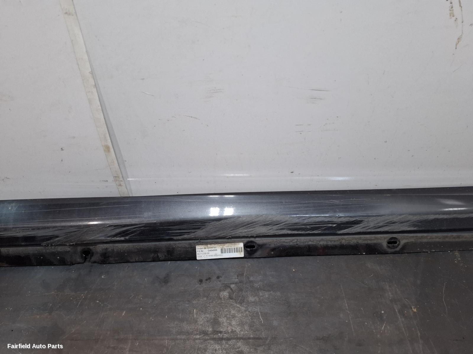 2017-2023 Bmw 5 Series Side Step Skirt