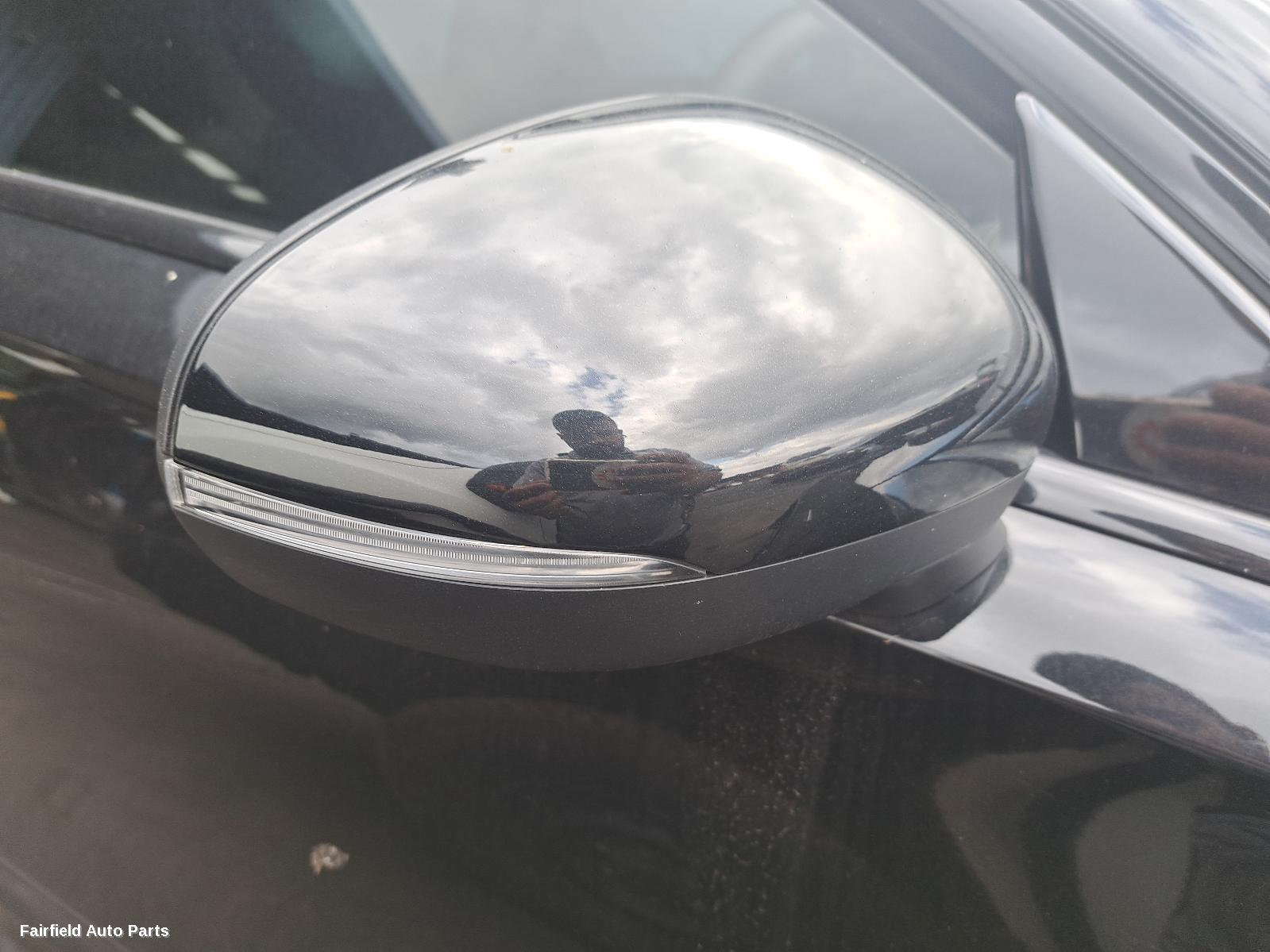 2018-2023 Mercedes A Class Right Door Mirror