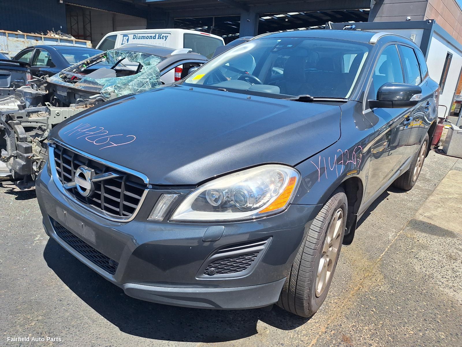 2009-2013 Volvo Xc60 Bonnet