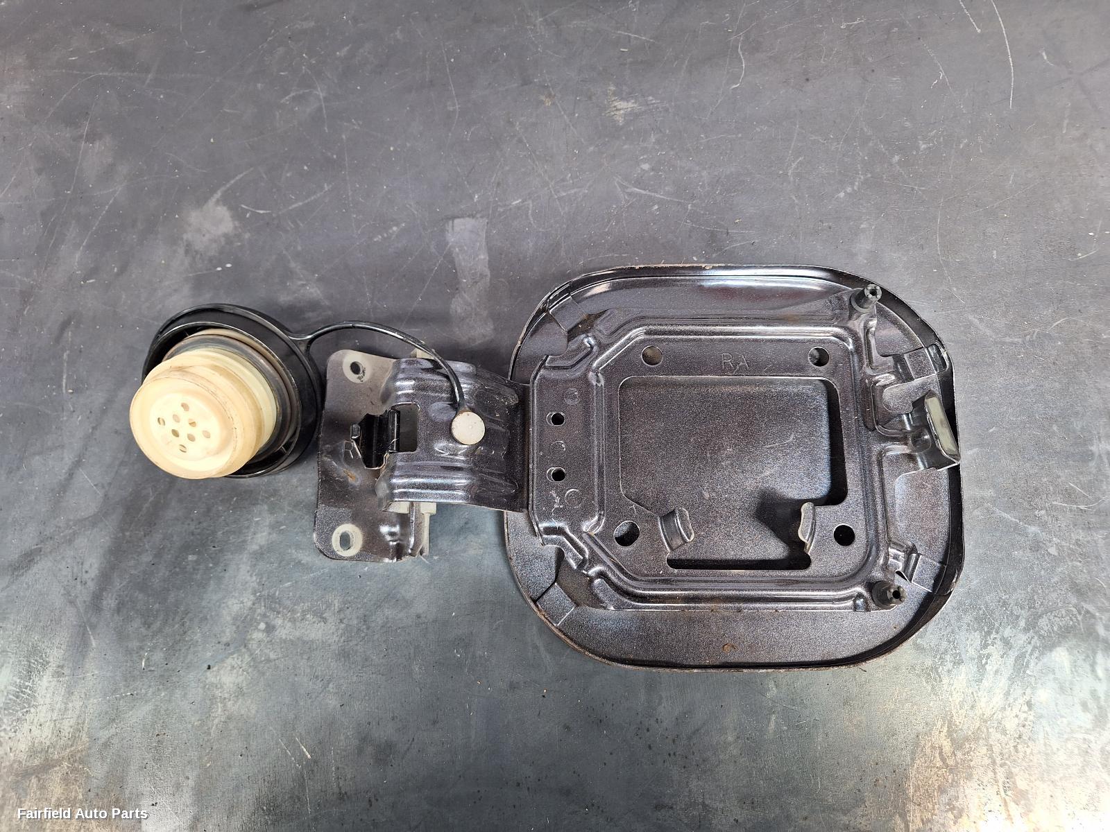 2013-2017 Nissan Pulsar Fuel Door   Filler