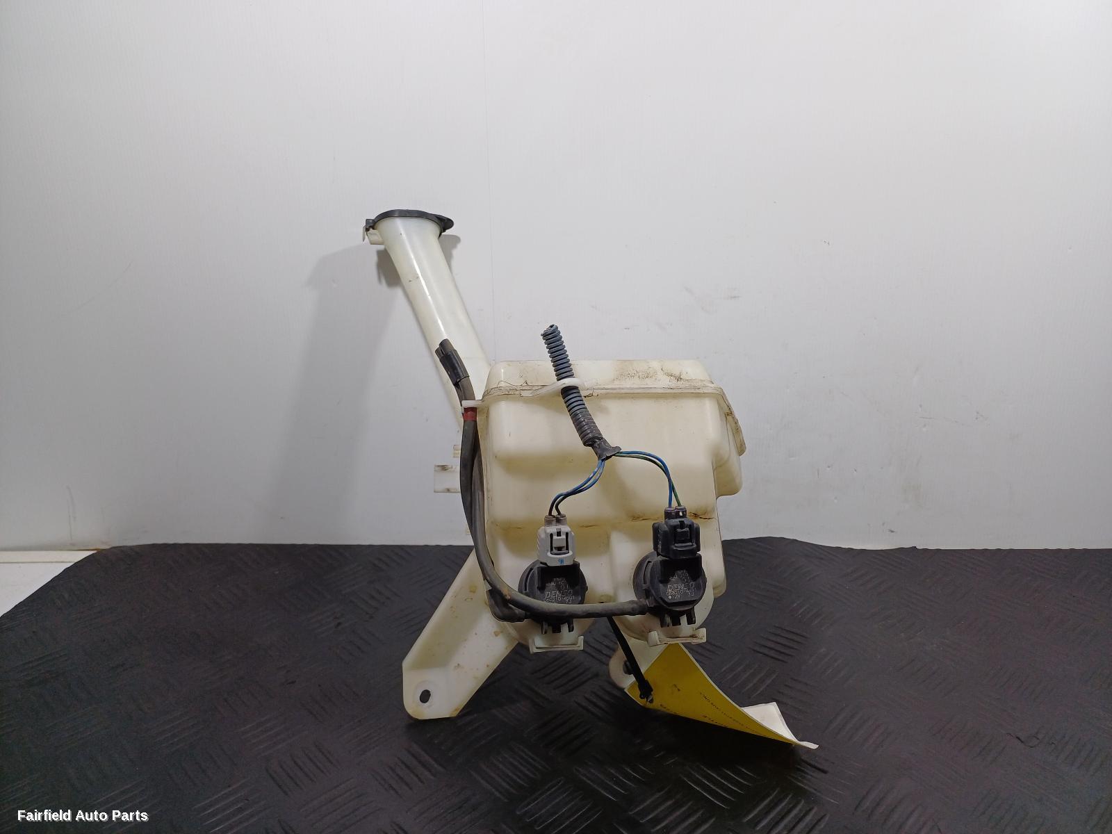 2005-2011 Toyota Yaris Washer Bottle