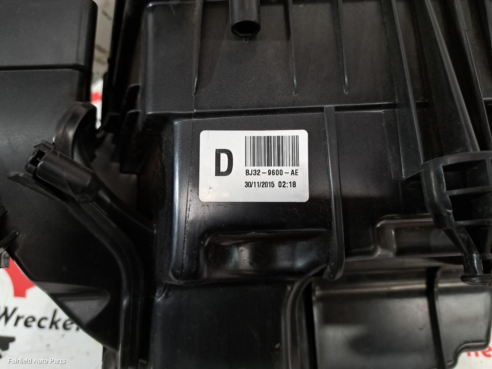 2015-2016 Land Rover Discovery Sport Air Cleaner Box