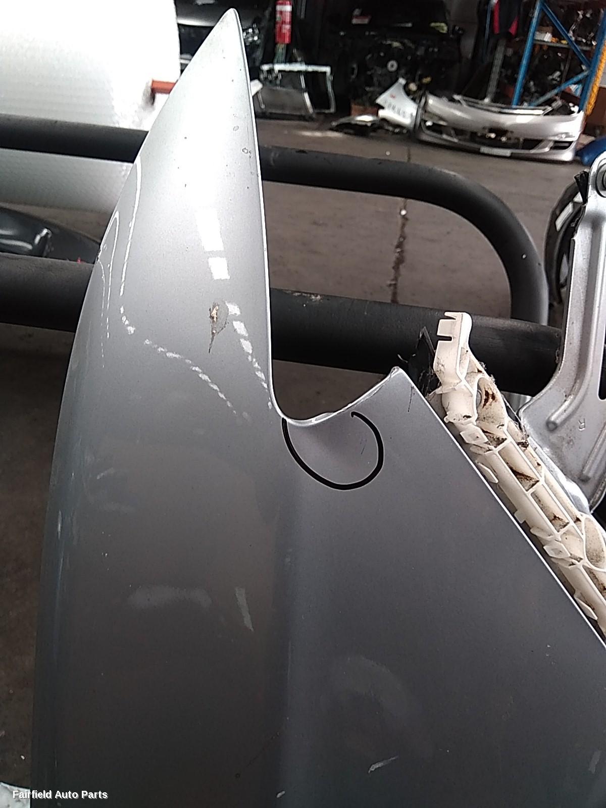 2012-2014 Mitsubishi Outlander Right Guard