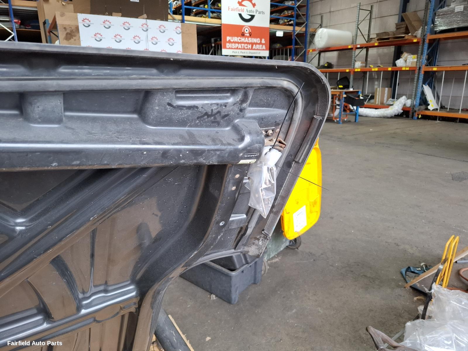 2010-2022 Volkswagen Amarok Tonneau Cover