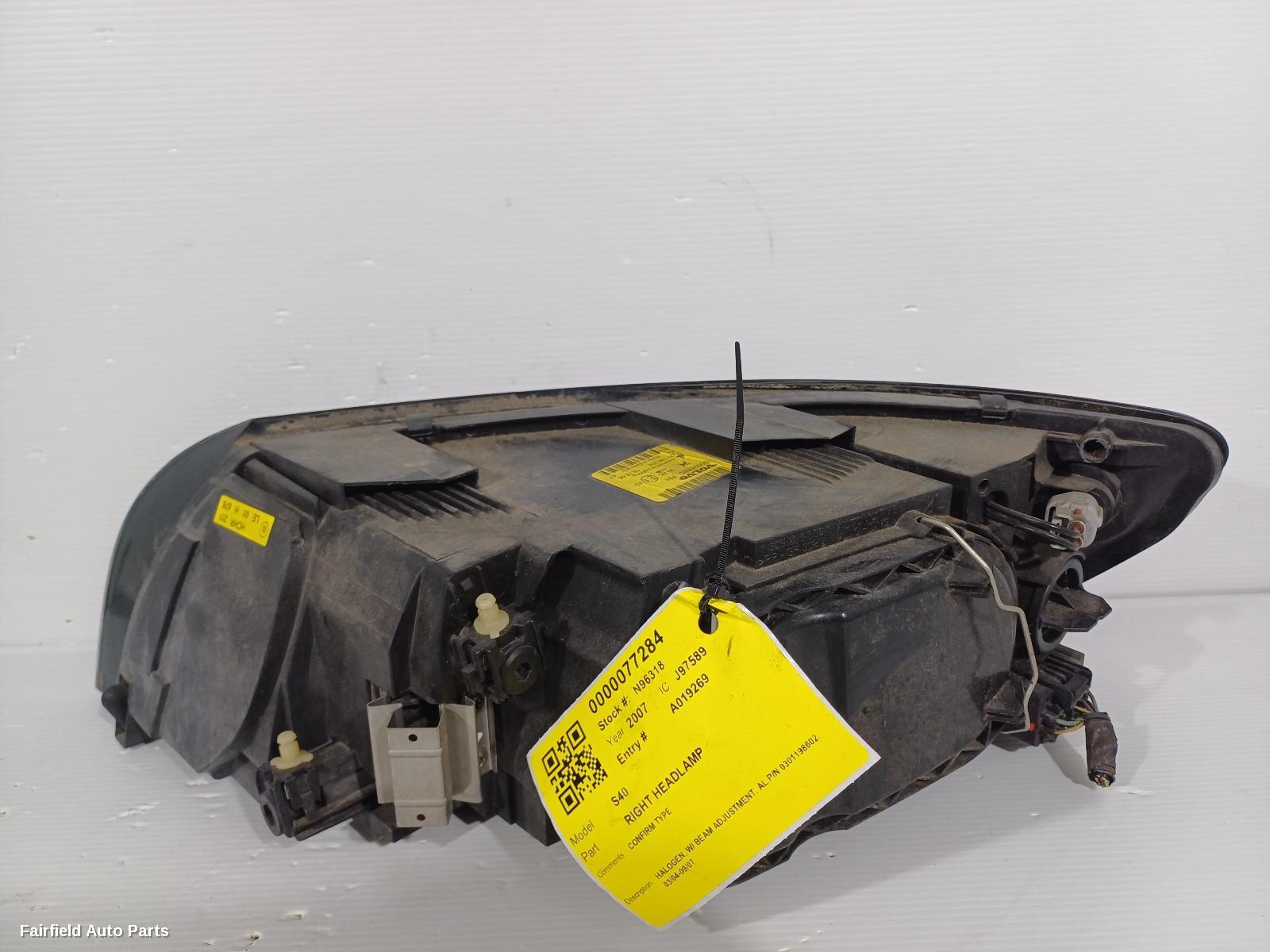 2004-2007 Volvo S40 Right Headlamp