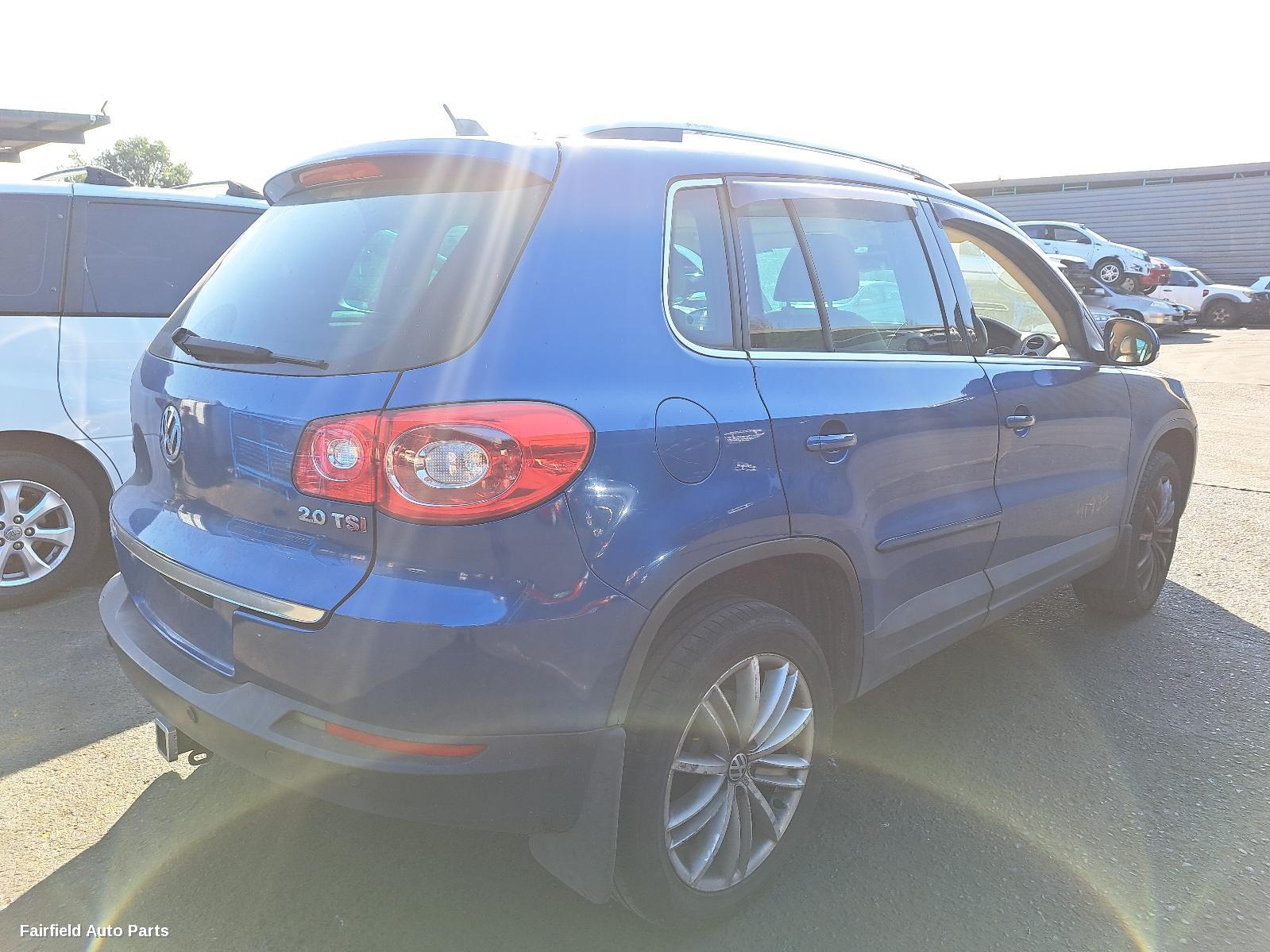 2008-2016 Volkswagen Tiguan Right Rear Door Sliding