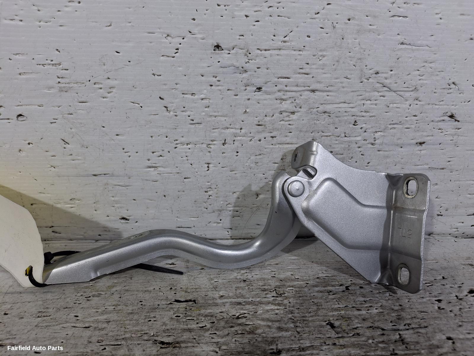 2016-2022 Nissan Serena Bonnet Hinge Strut
