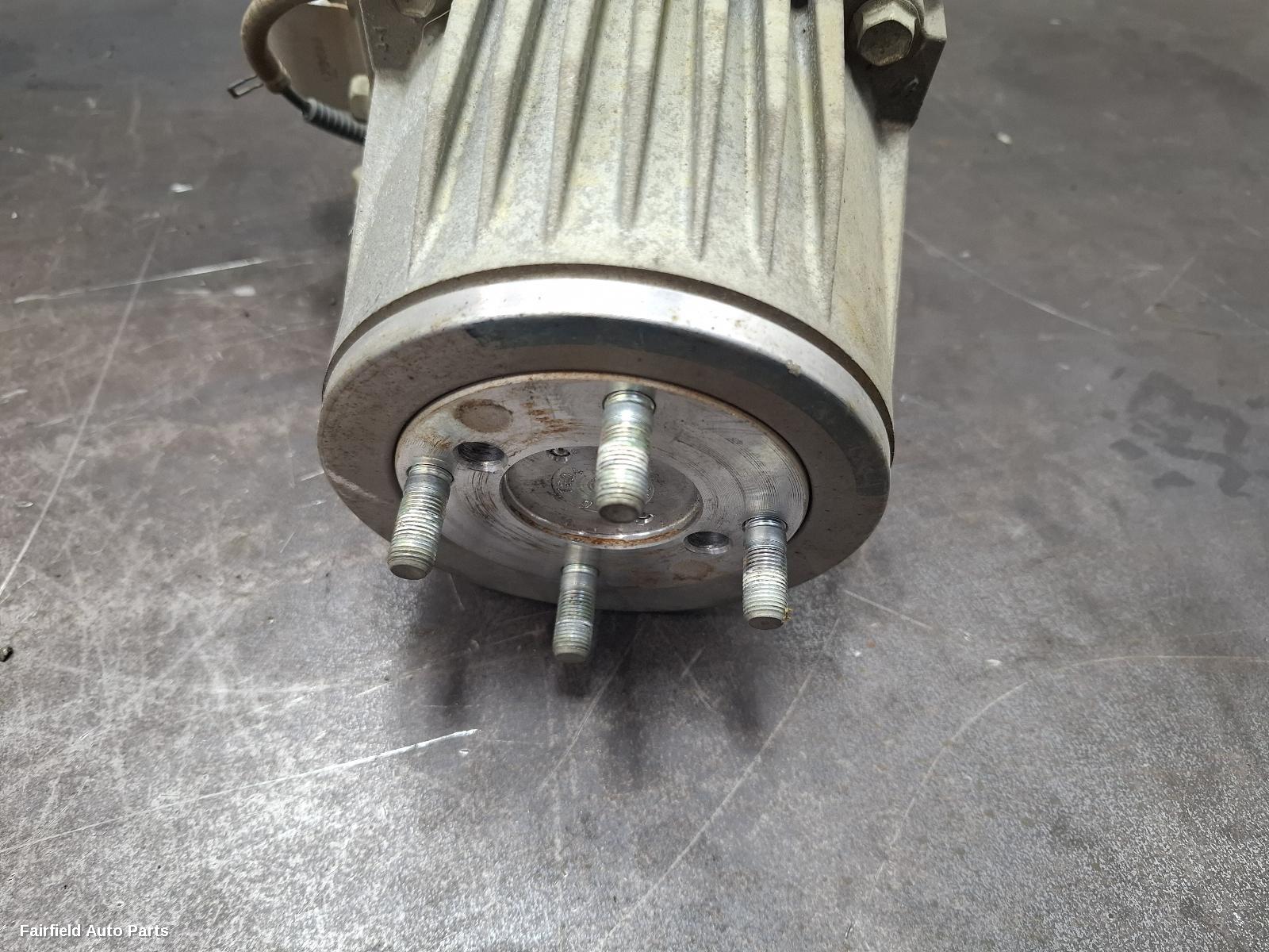 2013-2021 Toyota Kluger Differential Centre