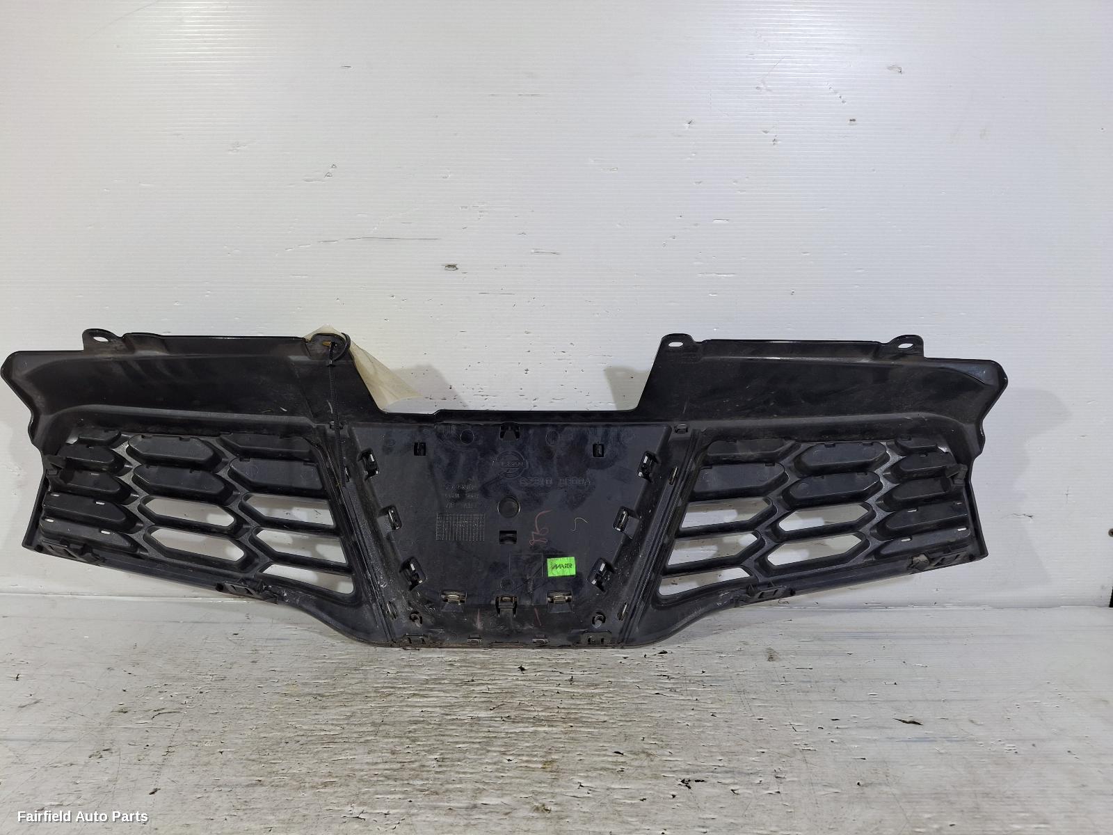 2010-2014 Nissan Dualis Grille