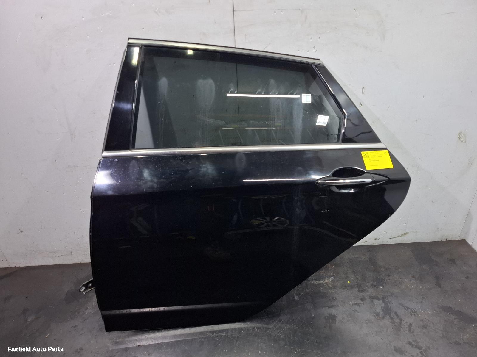 2011-2019 Hyundai I40 Left Rear Door Sliding