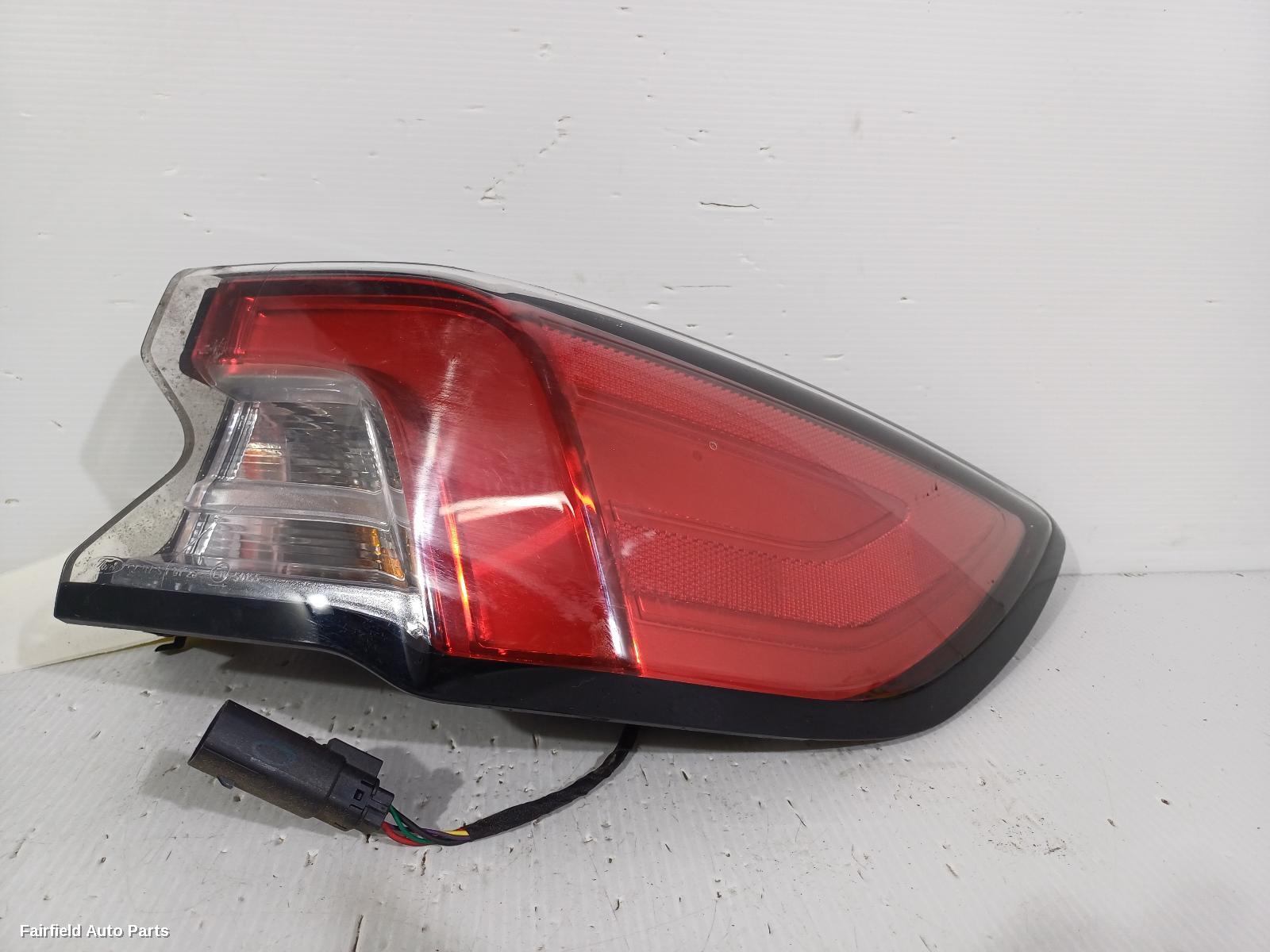 2020-2024 Ford Escape Right Taillight