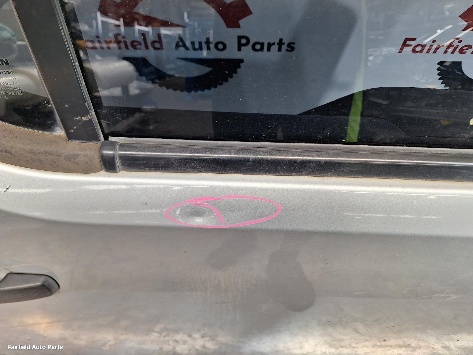 2010-2015 Nissan Navara Right Rear Door Sliding