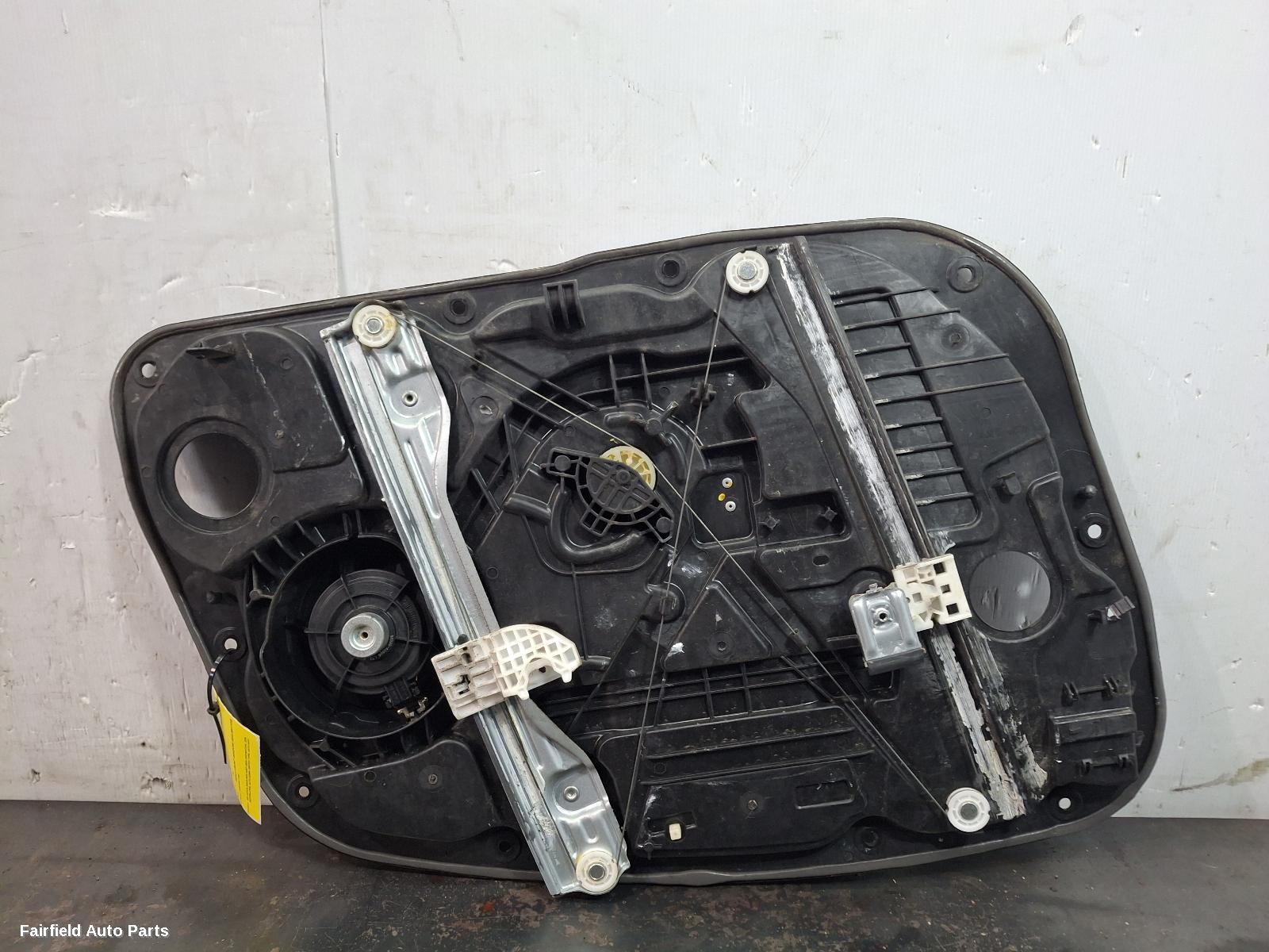 2012-2017 Hyundai I30 Right Front Window Reg Motor