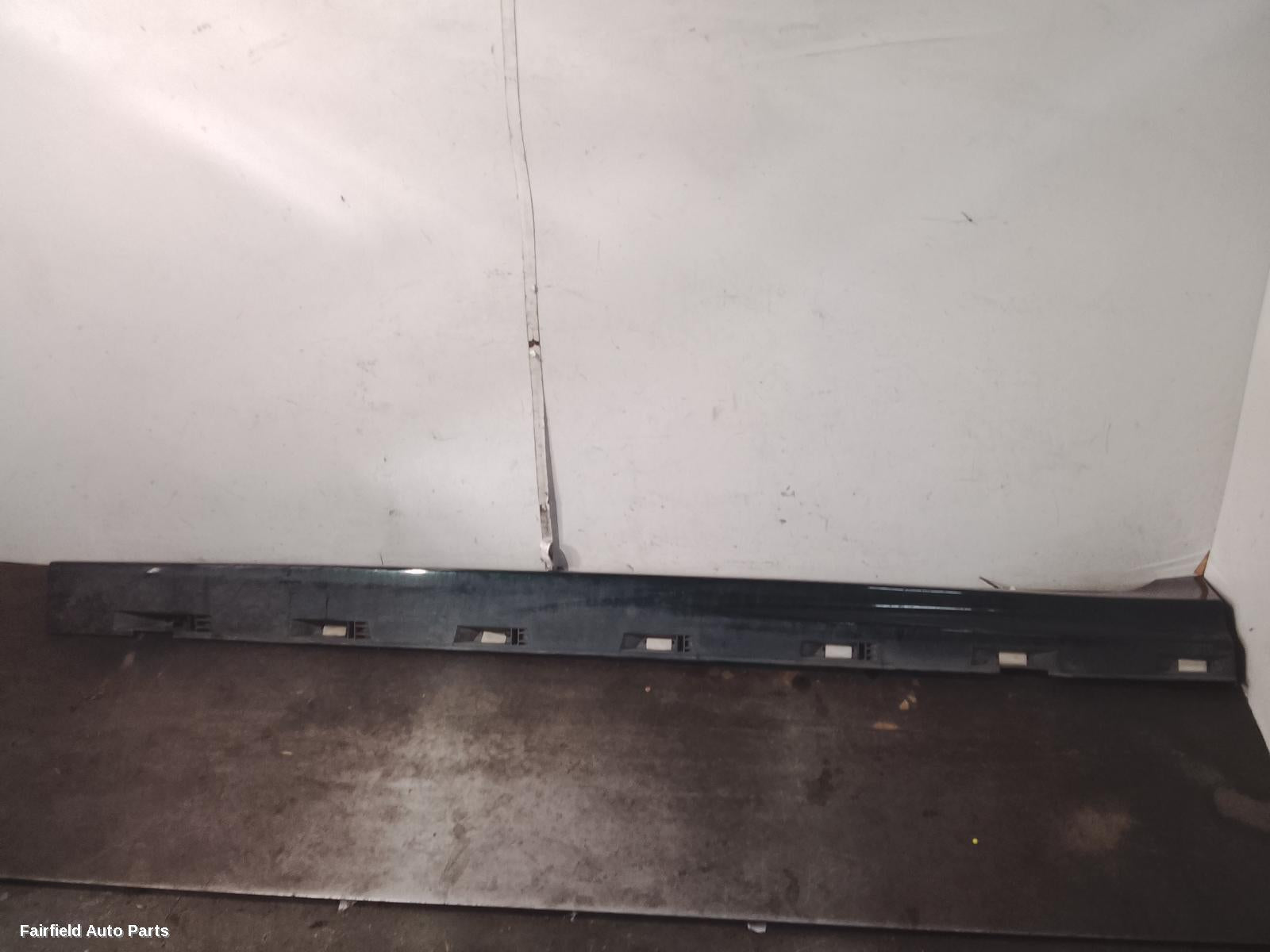 2006-2017 Holden Commodore Side Step Skirt