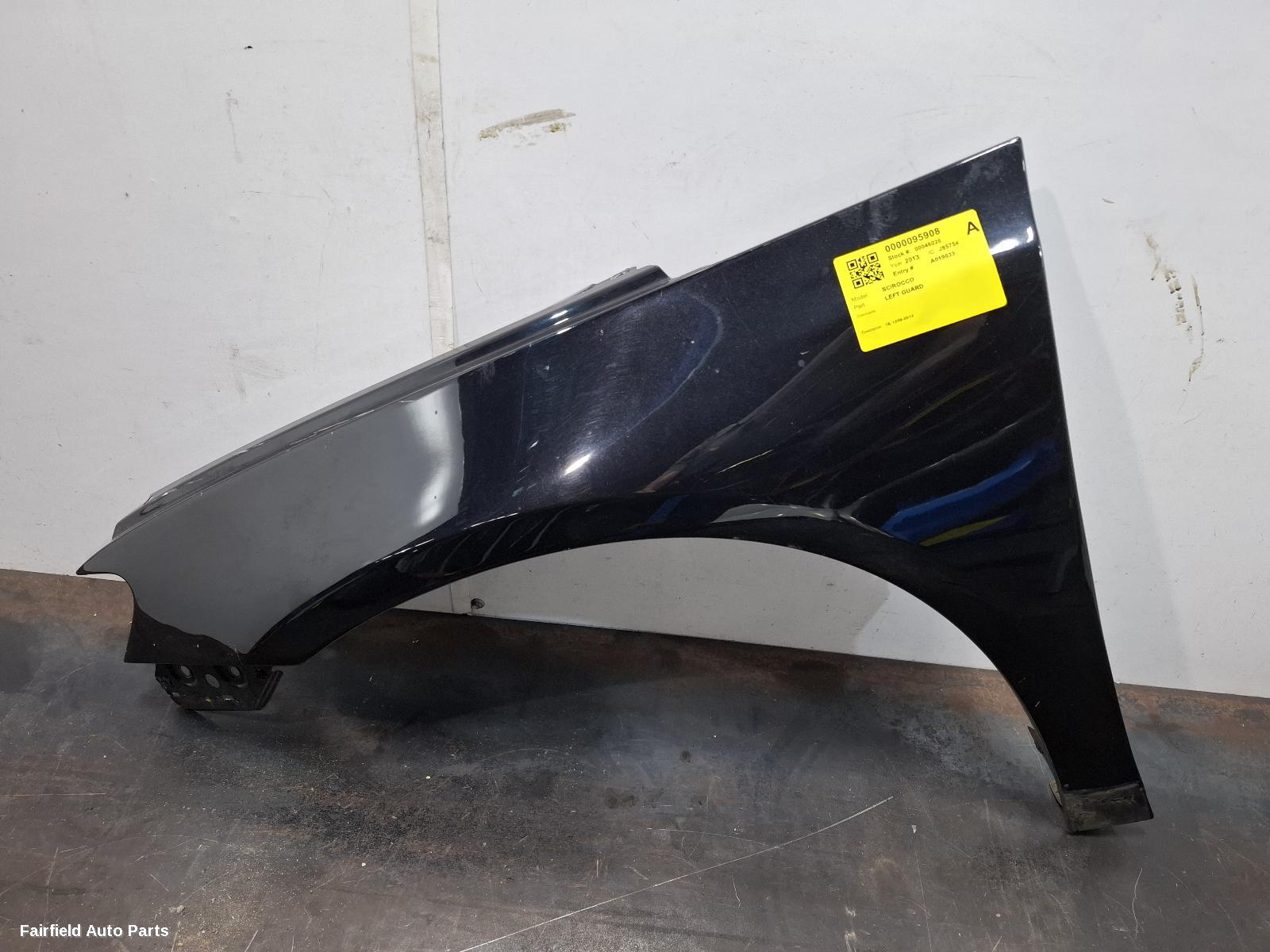 2008-2014 Volkswagen Scirocco Left Guard