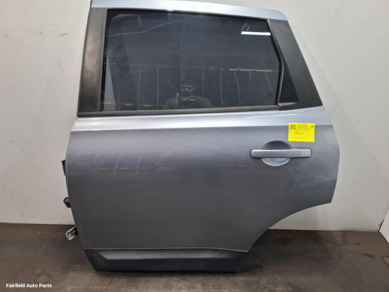 2010-2014 Nissan Dualis Left Rear Door Sliding