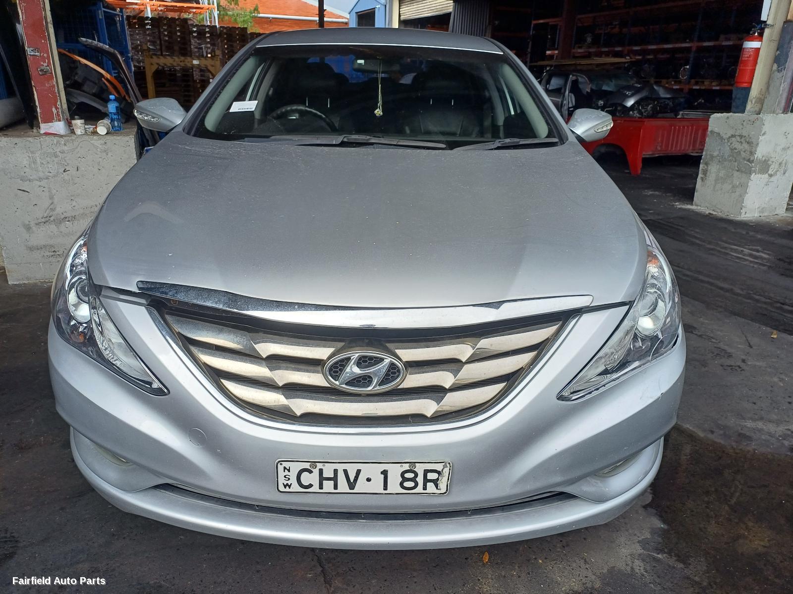 2010-2014 Hyundai I45 Right Guard Liner