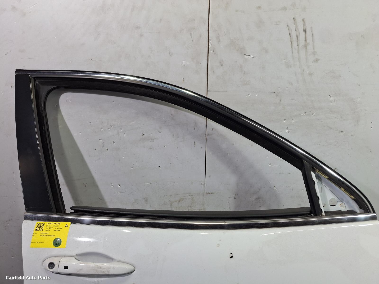 2014-2022 Jeep Cherokee Right Front Door