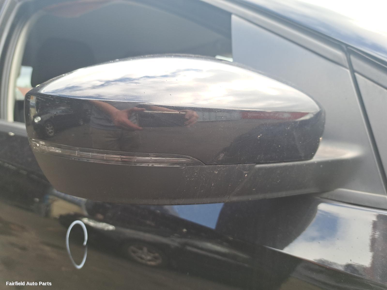2010-2014 Volkswagen Polo Left Door Mirror