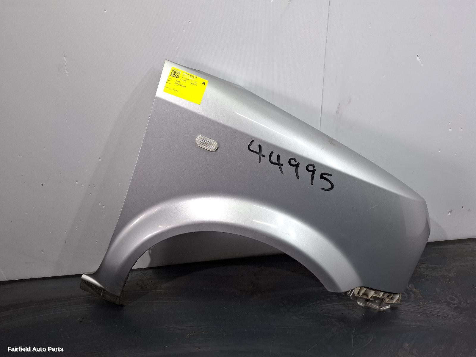 2002-2008 Nissan Cube Right Guard