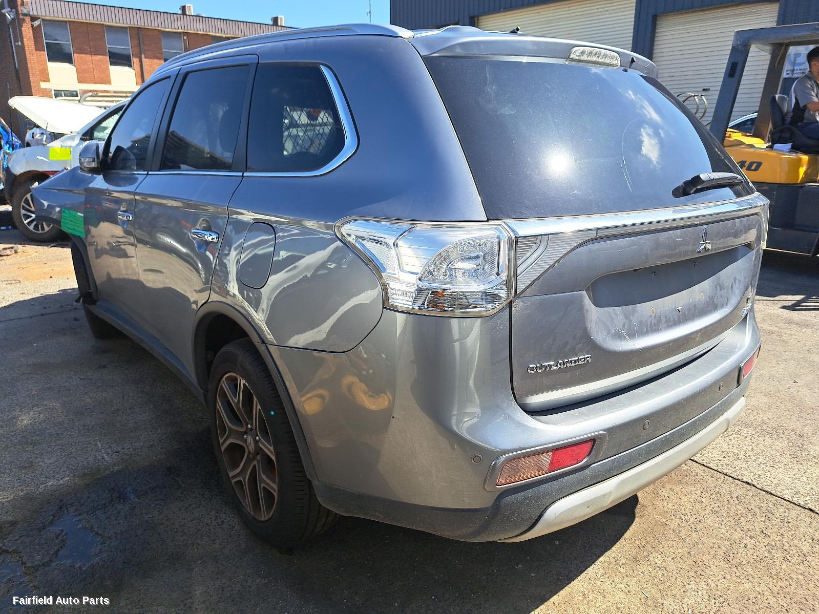 2012-2015 Mitsubishi Outlander Left Front Door