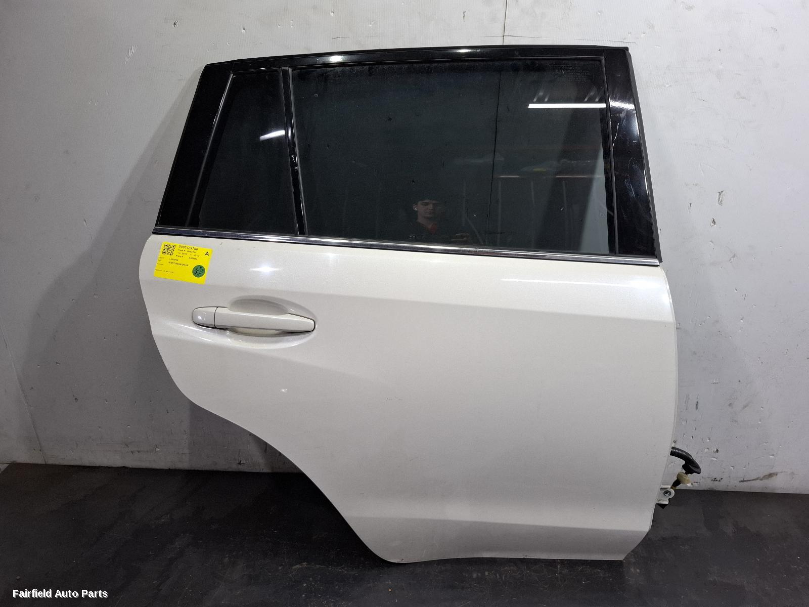 2016-2020 Subaru Levorg Right Rear Door Sliding