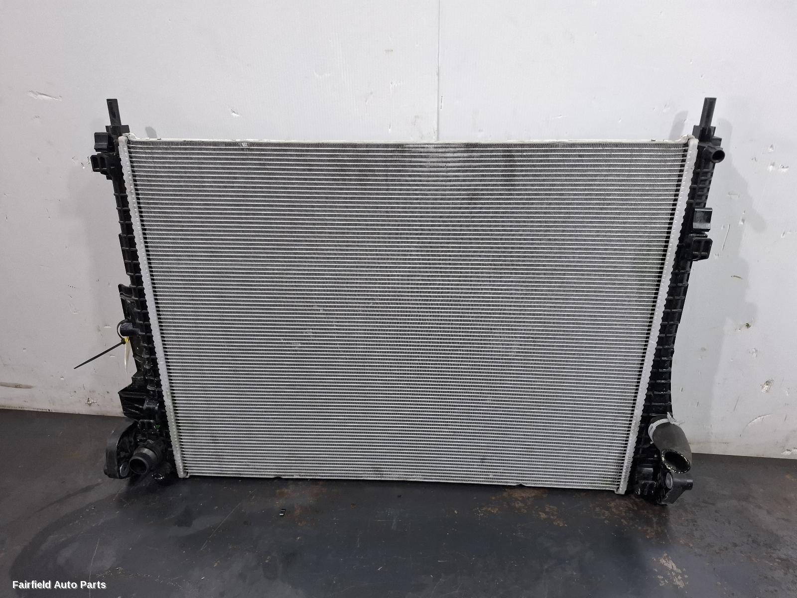 2021-2025 Volvo Xc60 Radiator