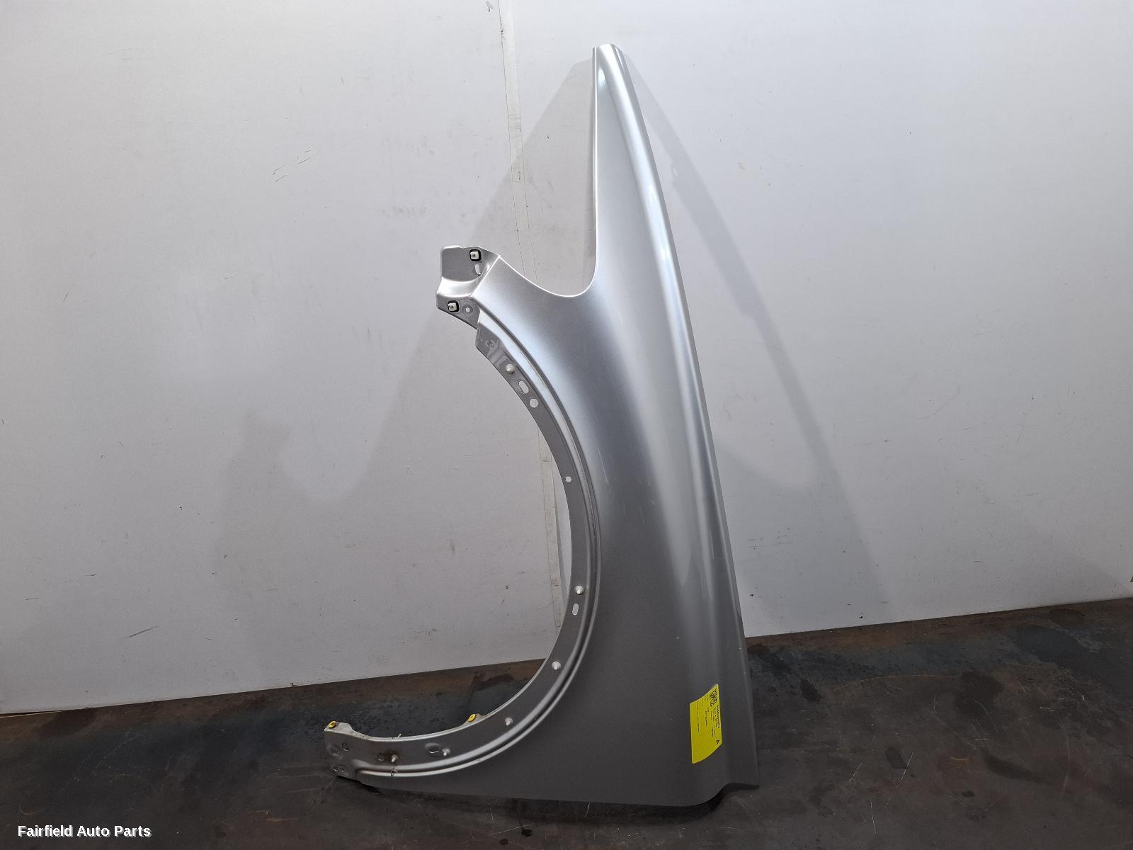 2007-2010 Volvo C30 Left Guard