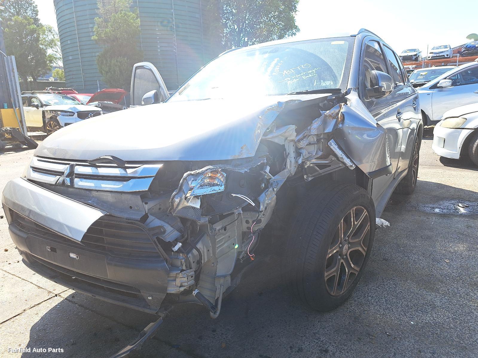 2012-2015 Mitsubishi Outlander Left Front Door