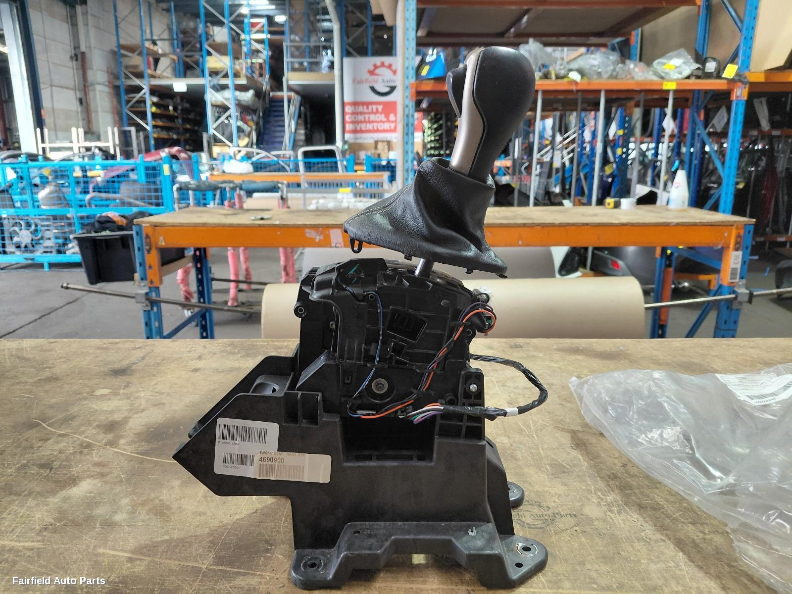 2014-2021 Jeep Cherokee Gear Stick Shifter